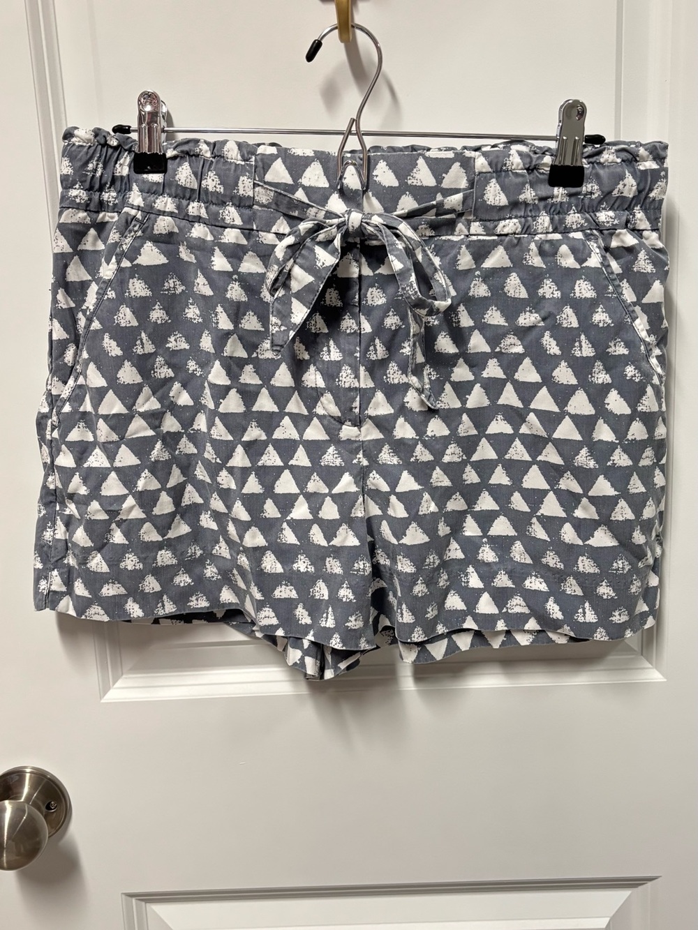 LOFT Gray Triangle Print High-Waist Drawstring Shorts